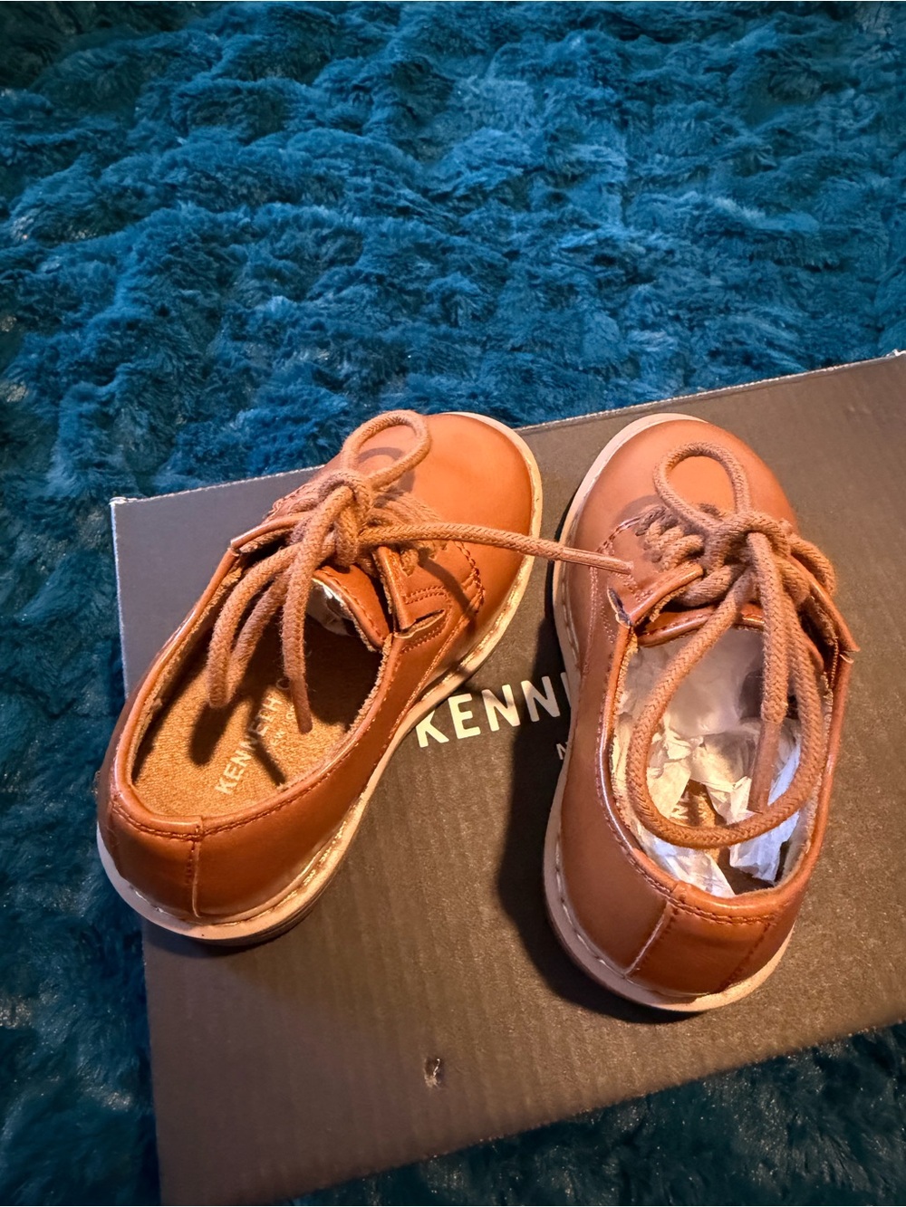Kenneth Cole Toddler Lace-Up Dress Shoes in Cognac - Picture 6 of 6